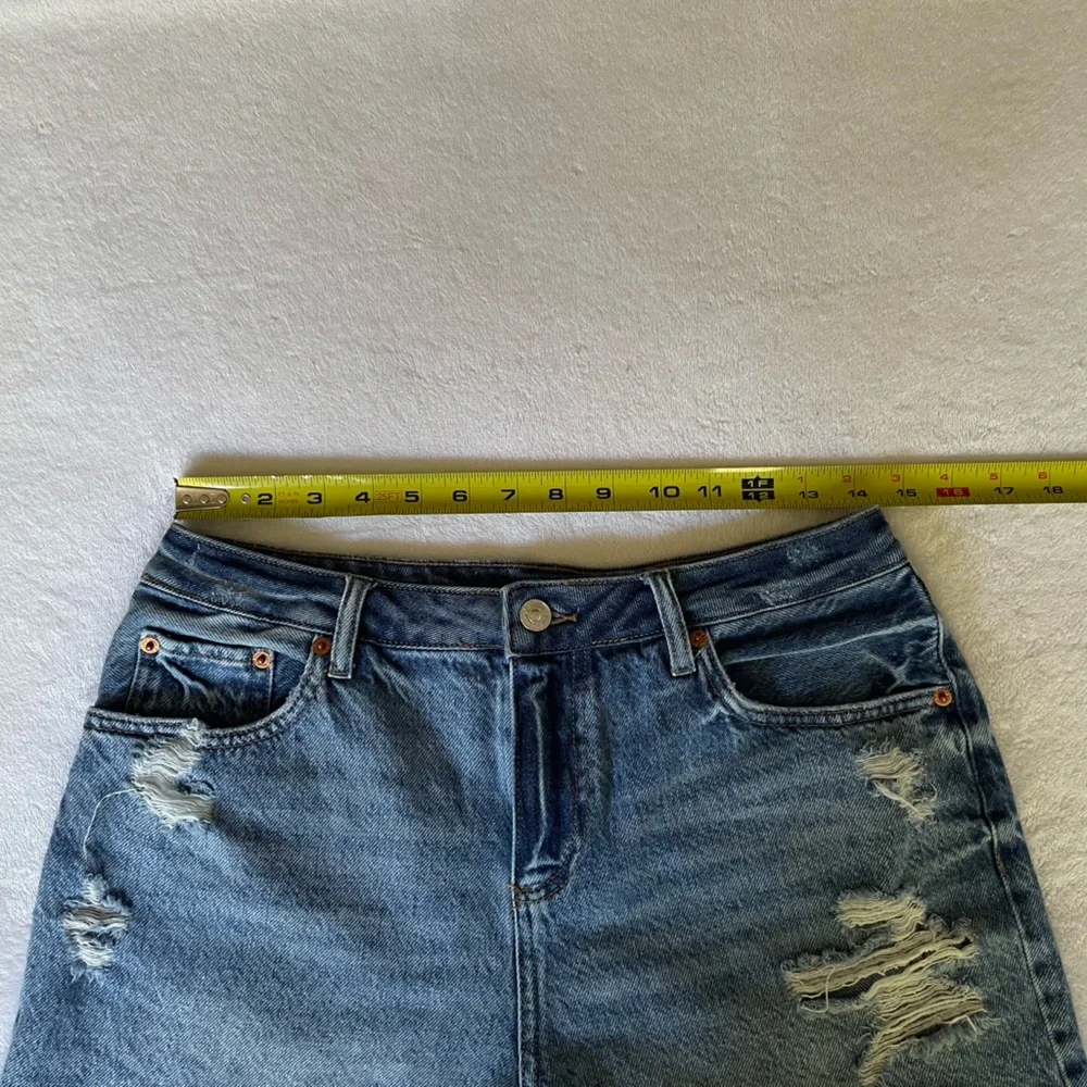 House of Harlow 1960 Distressed Denim Cutoff Shorts 28 High Rise Festival